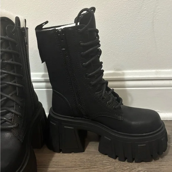 NWOB Dolls Kill / Widow For All Eternity Platform Boots - Picture 5 of 9